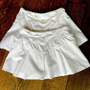 2 Girls white Ivivva skorts